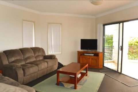 The Breakers Yamba - Accommodation Newcastle 4