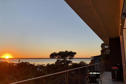 Sunrise On Falie - Accommodation Newcastle 4