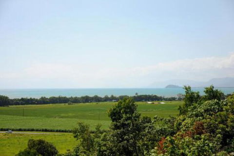 Seaview - Accommodation Newcastle 0