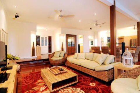 Seaview - Accommodation Newcastle 4