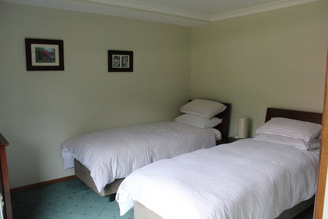 Eagles Roost Farmstay B & B - Accommodation Newcastle 3