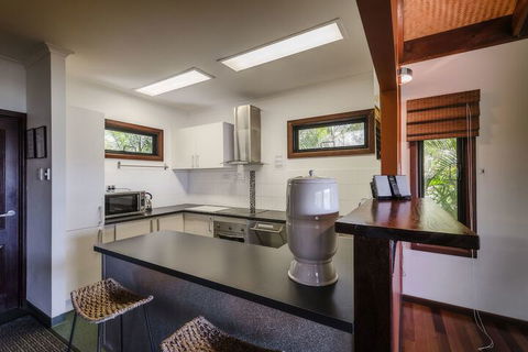 Lombok On Waterfall Retreat - Accommodation Newcastle 5