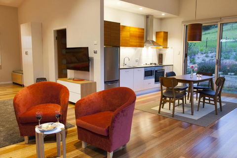 Wilderberry Cottage - Accommodation Newcastle 3
