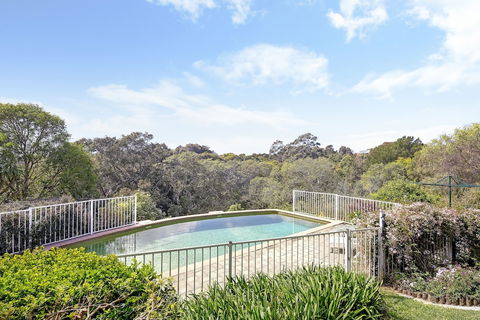 Valley View Bed & Breakfast - Accommodation Newcastle 0