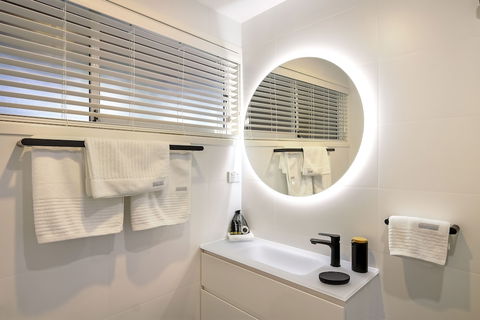 Valley View Bed & Breakfast - Accommodation Newcastle 3