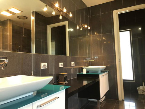 The Glen - Accommodation Newcastle 2