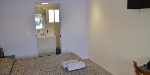 Warwick Motor Inn - Accommodation Newcastle 5