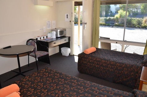 Warwick Motor Inn - Accommodation Newcastle 1