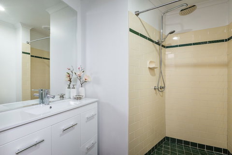 Cumquat House - Accommodation Newcastle 6