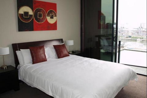 Docklands Prestige Apartments - Accommodation Newcastle 5