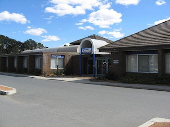 Yowani Country Club - Accommodation Newcastle 2