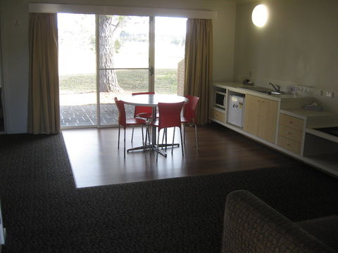 Yowani Country Club - Accommodation Newcastle 3