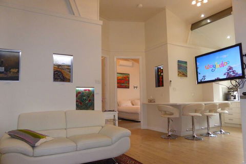 A Colourcity Apartments - Accommodation Newcastle 6
