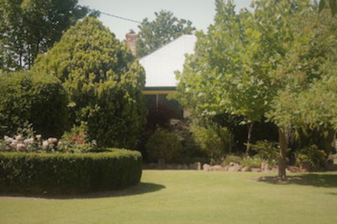 Lynrose Place - Accommodation Newcastle 0