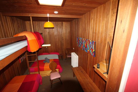 Bunkhouse Motel - Accommodation Newcastle 2