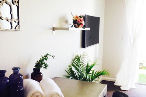 Ivy & Roses Boutique Apartments - Accommodation Newcastle 1