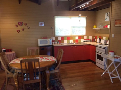 Surgeons Cottage - Accommodation Newcastle 2