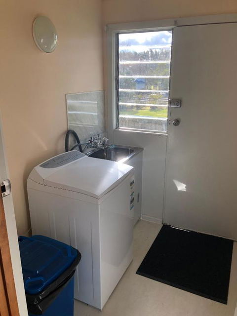 Waratah Falls Holiday Unit - Accommodation Newcastle 5