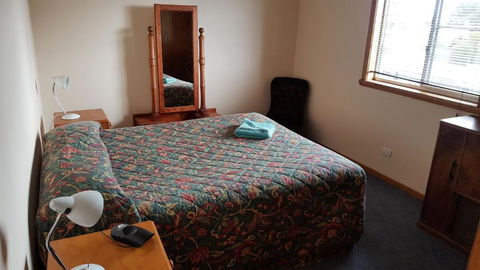 Waratah Falls Holiday Unit - Accommodation Newcastle 3