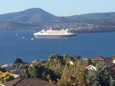 Million Dollar Views - Accommodation Newcastle 5