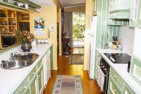 Bygone Beautys Cottages - Bronte Cottage - Accommodation Newcastle 2