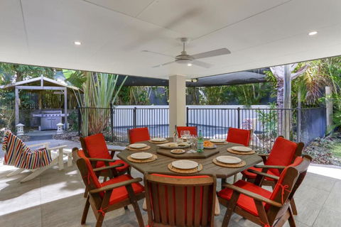 Palm Trees Noosa - Accommodation Newcastle 2