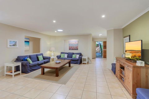 Palm Trees Noosa - Accommodation Newcastle 5
