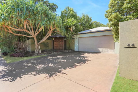 Palm Trees Noosa - Accommodation Newcastle 4