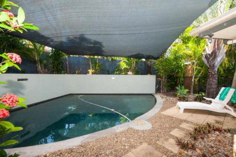 Palm Trees Noosa - Accommodation Newcastle 0