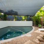 Palm Trees Noosa - Accommodation Newcastle 1