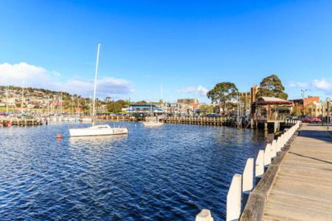 Bellerive Marina View Apartments NO 27 - Accommodation Newcastle 5