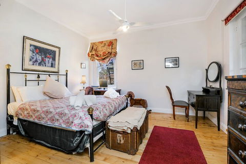 Taradale House Estate - Accommodation Newcastle 6