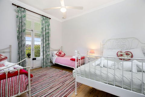 Taradale House Estate - Accommodation Newcastle 5