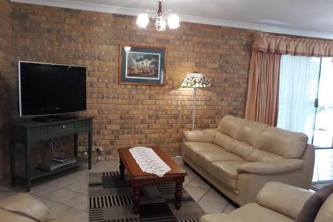Acacia Apartments - Accommodation Newcastle 6