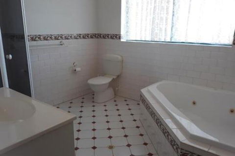 Acacia Apartments - Accommodation Newcastle 4