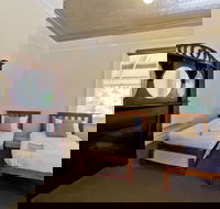 Deloraine Hotel - Accommodation Newcastle