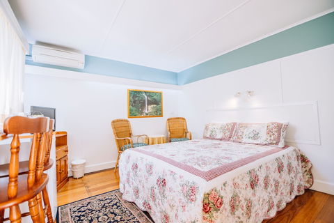 Warburton Lodge - Accommodation Newcastle 3