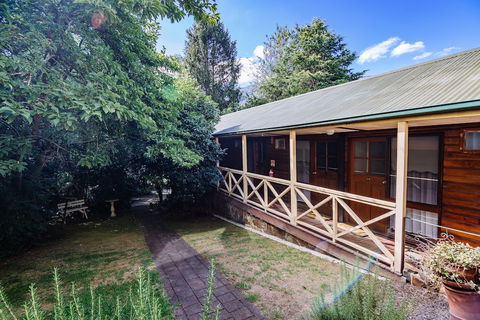 Warburton Lodge - Accommodation Newcastle 5
