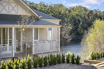 Lakes Edge - Accommodation Newcastle 3