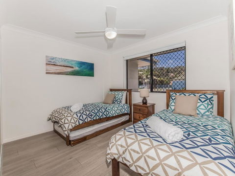Coolum Waves Pet Friendly Holiday House - Accommodation Newcastle 2