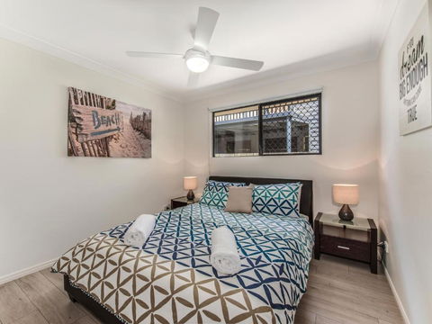 Coolum Waves Pet Friendly Holiday House - Accommodation Newcastle 1