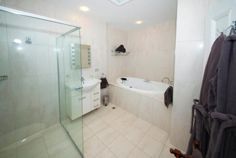 Yankalilla Bay Homestead - Accommodation Newcastle 1