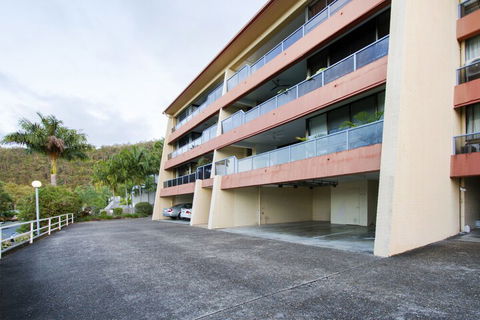 Aqua Marine Boutique Apartment - Accommodation Newcastle 5