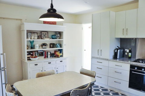 FALMOUTH Seadrift Cottage - Accommodation Newcastle 2