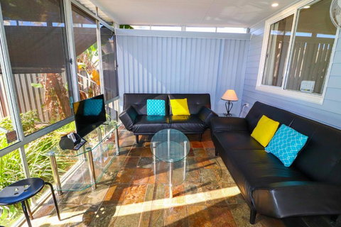 Blacksmiths Sea Breeze - Accommodation Newcastle 6