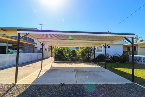 Blacksmiths Sea Breeze - Accommodation Newcastle 5