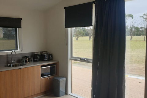 Lara Lodge - Accommodation Newcastle 6