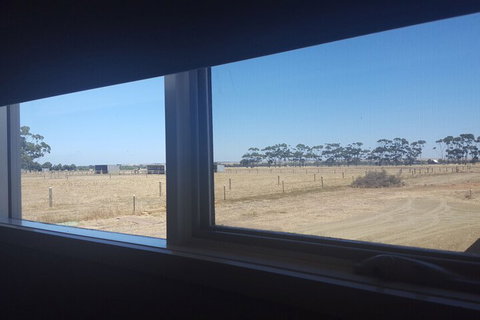 Lara Lodge - Accommodation Newcastle 4