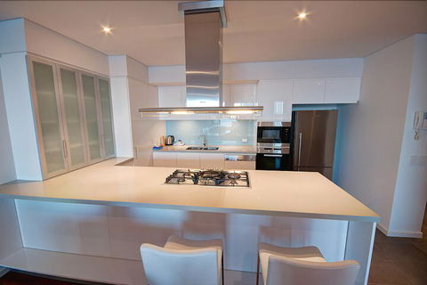 Seapoint 109 - Accommodation Newcastle 7