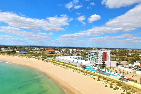 Sea Side 110 - Accommodation Newcastle 3